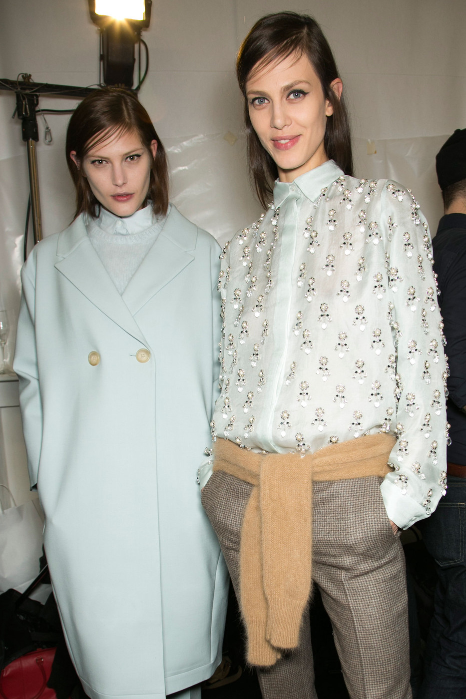 No 21 Fall 2013 Backstage OIVXC 4 Iw 2 VVx