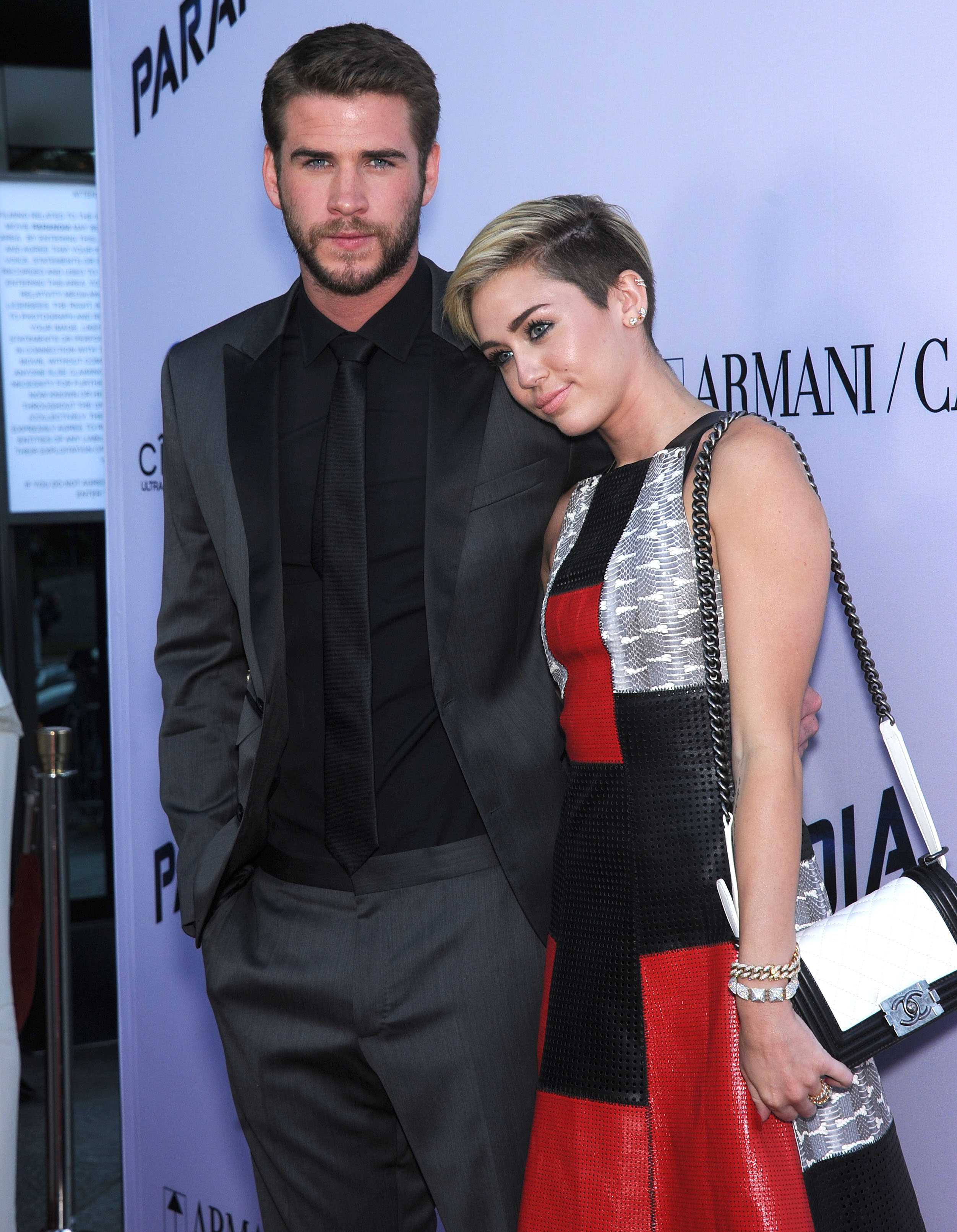 Майли и лиам. Майли сайрус и лиам хемсворт. Майли сайрус и лиам хемсворт. Лиам хемсворт и майли. Лайм хесворд и майли сайрус.