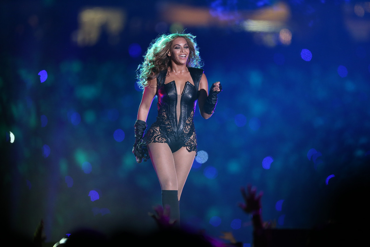 Beyonce Super Bowl 2013 Performing 07