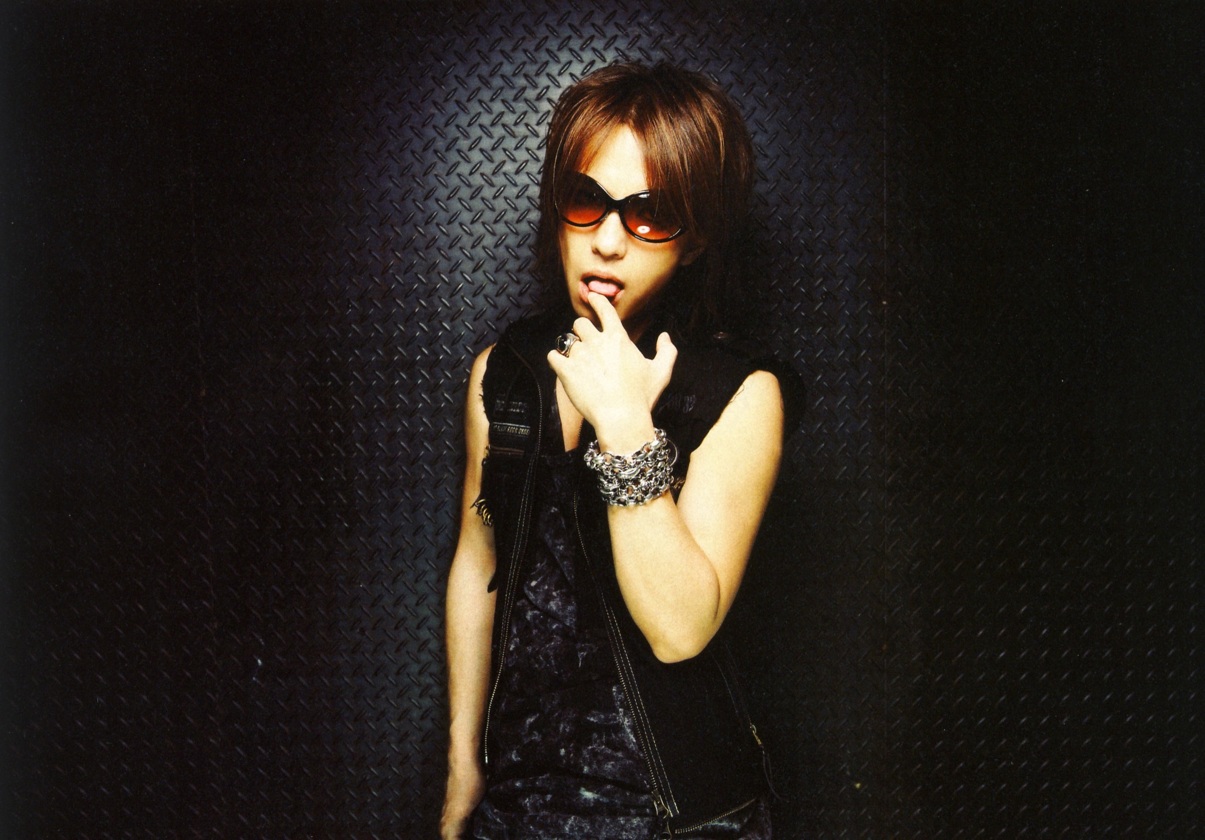 Whats In Aug 2008 10 a VAMPS HYDE